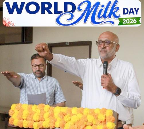 Dr. Sarvpreet Singh Ghuman, Dean, CDFST, and Dr. Rabinder Singh Aulakh, Director Student Welfare, taking the Pledge